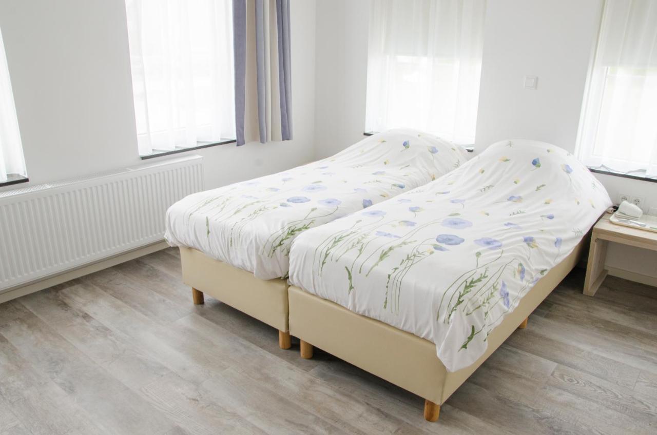 Double Room,1487518828:JPEG